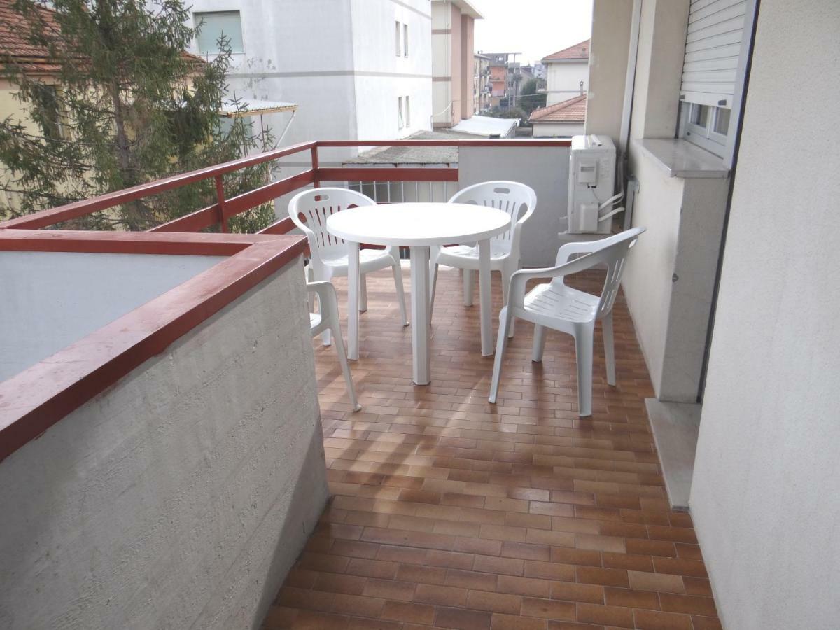 Grande Appartamento Al Mare Martinsicuro Bagian luar foto